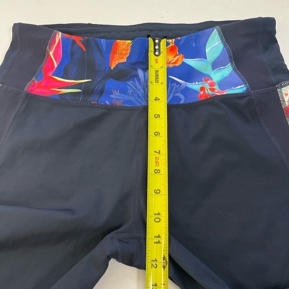 Athleta Tropical Precision 7/8 Ankle Tight Leggings Navy Floral New Size Large - Picture 9 of 10